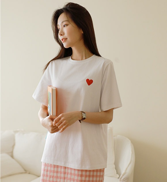 ハート刺繍ハーフスリーブコットンTシャツ 韓国