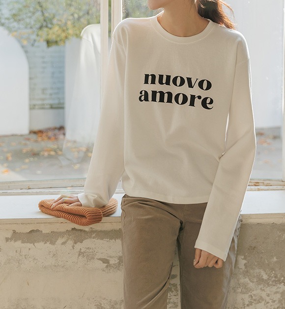 セミクロップドレタリングTシャツ 韓国