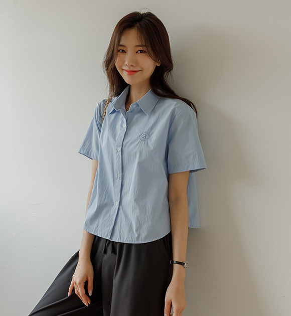 ビルオム 刺繍セミクロップ 半袖シャツ 韓国