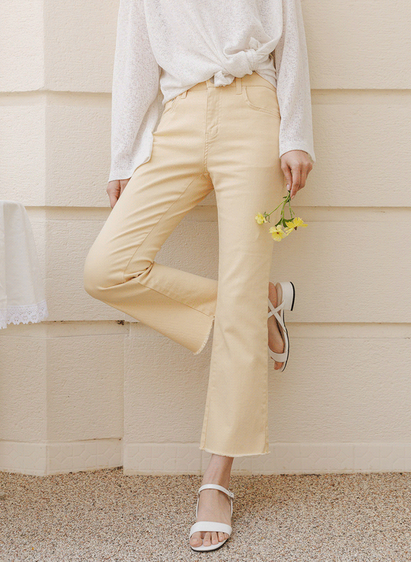 ブーツカットカットオフ裾パンツ 韓国